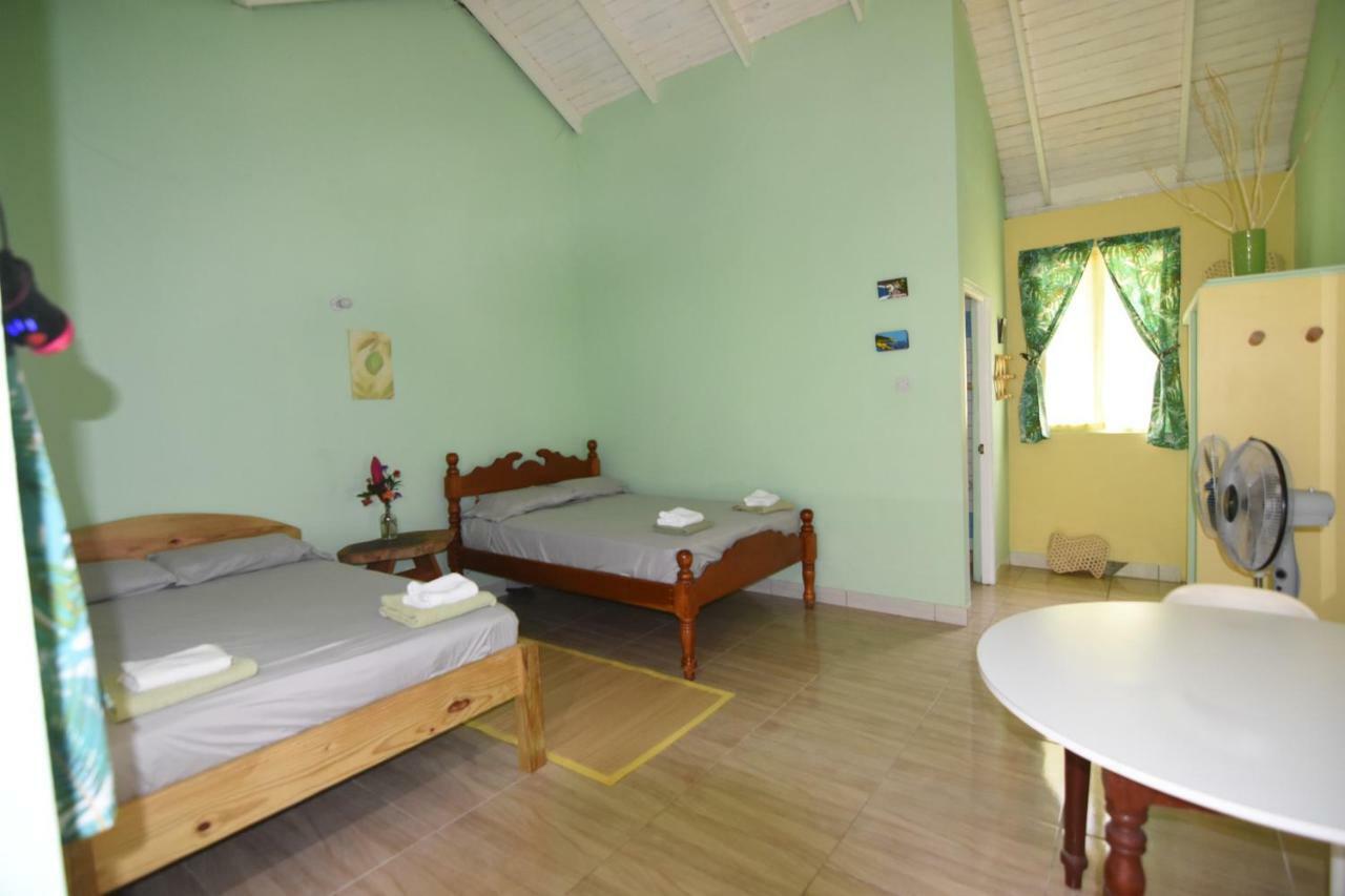Soufriere Guesthouse Extérieur photo